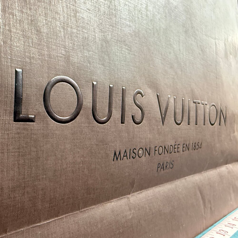 Louis Vuitton - Luxury Designer Retailer Shopping Bag